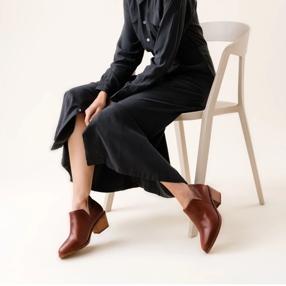 NWT Nisolo Mia Everyday Ankle Bootie in Auburn! - Picture 6 of 8